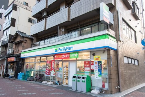 【コンビニエンスストア】ファミリーマート　江東東陽一丁目店まで130ｍ