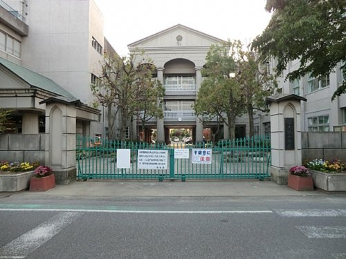 【小学校】越谷市立大袋小学校まで934ｍ