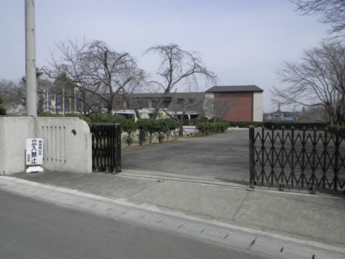 【小学校】笠間市立岩間第一小学校まで560ｍ