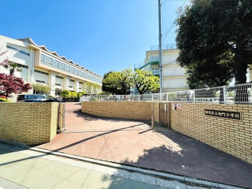 【小学校】旭町小学校まで540ｍ