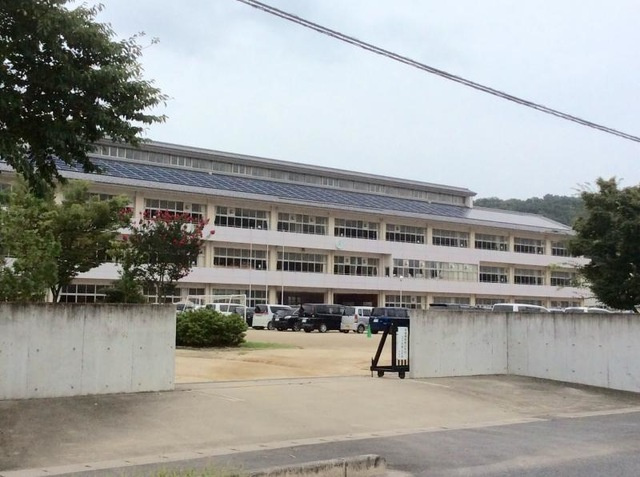 【小学校】足利市立毛野小学校まで950ｍ