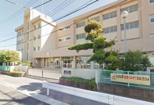 【小学校】八潮市立大瀬小学校まで585ｍ