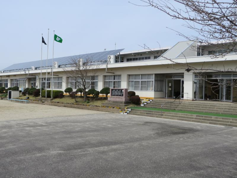 【小学校】富加小学校まで705ｍ