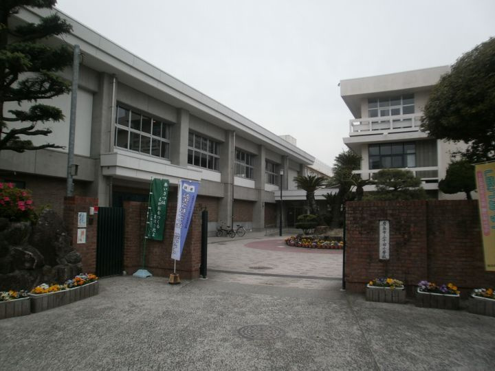 【小学校】千田小学校まで519ｍ