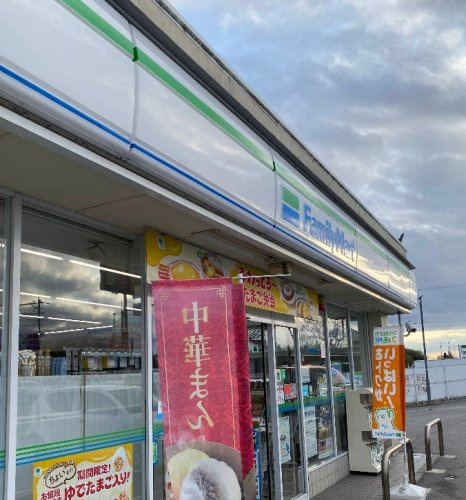 【コンビニエンスストア】ファミリーマート　彦根高宮町店まで428ｍ