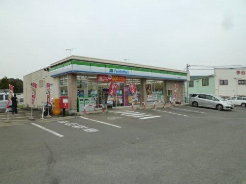 【コンビニエンスストア】ファミリーマート　平塚おかざき店まで470ｍ