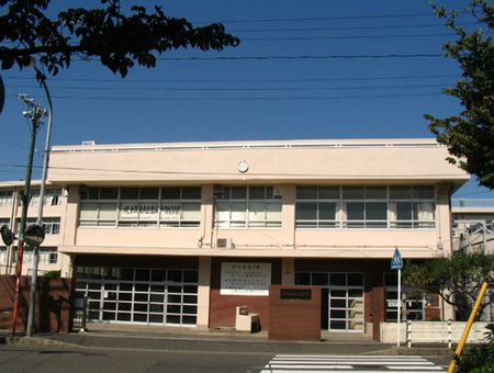 【中学校】横浜市立　南瀬谷中学校まで391ｍ