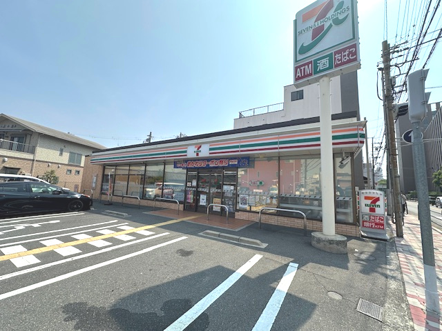 【コンビニエンスストア】セブンイレブン　大阪大桐3丁目店まで994ｍ