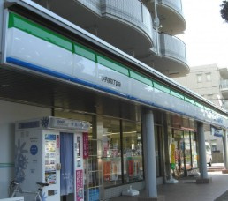 【コンビニエンスストア】ファミリーマート　小手指四丁目店まで340ｍ