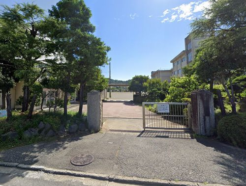 【中学校】小田原市立国府津中学校まで1547ｍ
