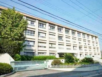 【中学校】西宮市立平木中学校まで402ｍ