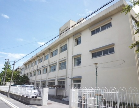 【中学校】西宮市立上甲子園中学校まで651ｍ