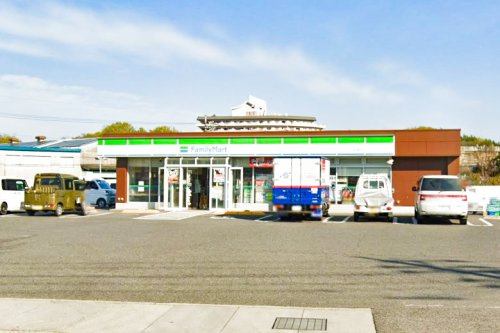 【コンビニエンスストア】ファミリーマート　岡山郡店まで1105ｍ