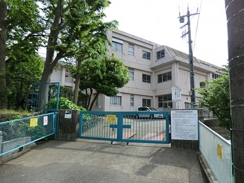 【小学校】横須賀市立追浜小学校まで1277ｍ