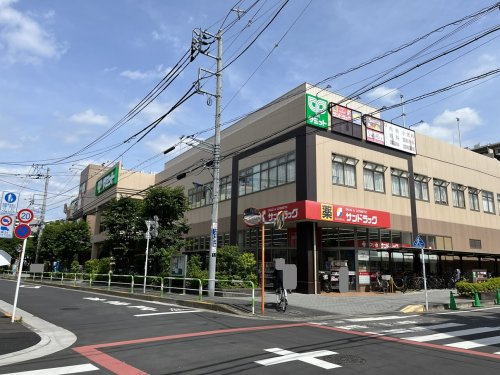 【スーパー】サミットストア　王子桜田通り店まで366ｍ