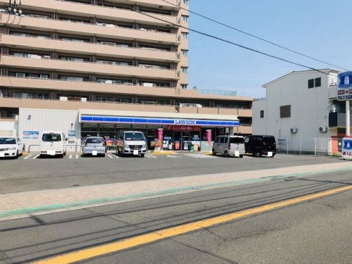 【コンビニエンスストア】ローソン　茅ヶ崎駅幸町店まで561ｍ
