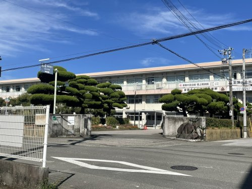 【中学校】高知市立城北中学校まで733ｍ