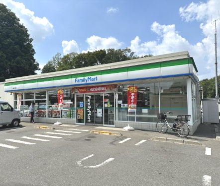 【コンビニエンスストア】ファミリーマート　清瀬中里店まで357ｍ