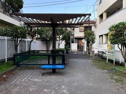 【公園】東三丁目児童遊園地まで421ｍ