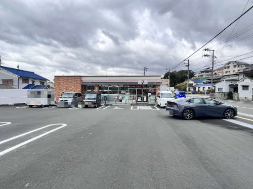 【コンビニエンスストア】セブンイレブン　香芝すみれ野1丁目店まで310ｍ