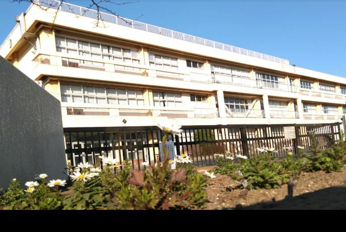 【小学校】伊奈東小学校まで2175ｍ