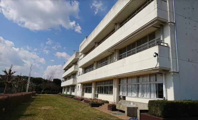 【中学校】伊奈東中学校まで3330ｍ
