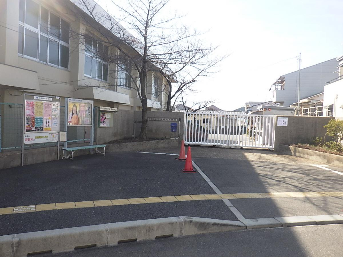 【小学校】四條畷南小学校まで331ｍ