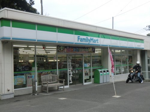 【コンビニエンスストア】ファミリーマート　野比中学前店まで593ｍ