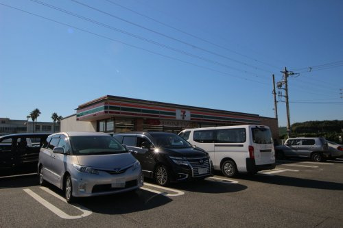【コンビニエンスストア】セブンイレブン三浦初声店まで594ｍ