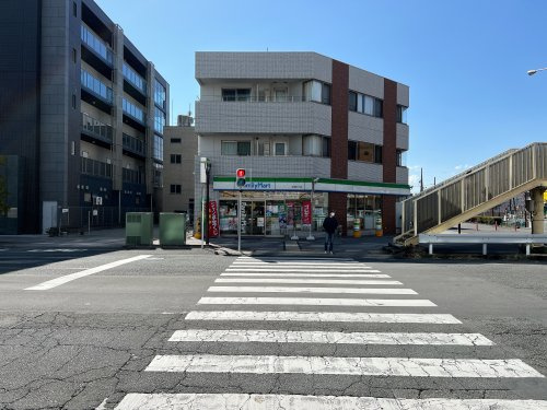 【コンビニエンスストア】ファミリーマート　沼津駅北口店まで336ｍ