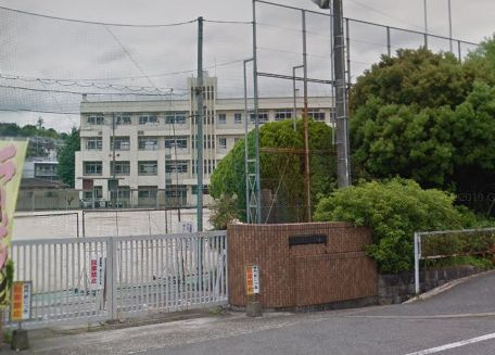 【小学校】安小学校まで301ｍ