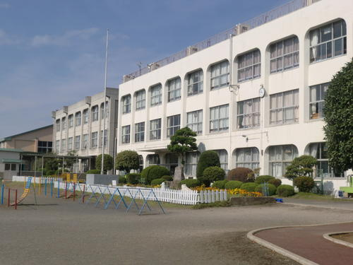 【小学校】入間市立狭山小学校まで540ｍ