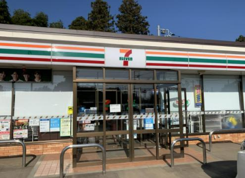 【コンビニエンスストア】セブンイレブン　小美玉与沢店まで2021ｍ