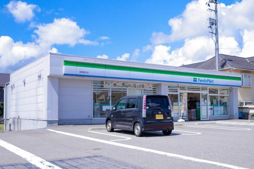 【コンビニエンスストア】ファミリーマート　高岡野村店まで379ｍ