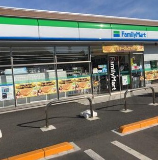 【コンビニエンスストア】ファミリーマート　所沢金山町店まで490ｍ