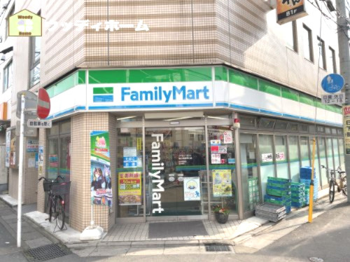 【コンビニエンスストア】ファミリーマート　春日部駅西口店まで222ｍ