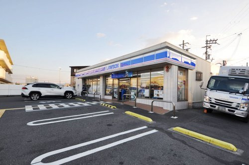 【コンビニエンスストア】ローソン泉大津曽根町店まで440ｍ