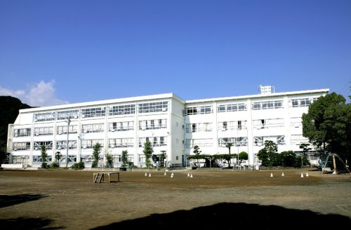 【小学校】富士市立富士川第一小学校まで942ｍ