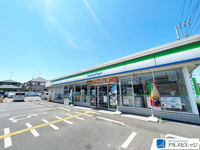 【コンビニエンスストア】ファミリーマート　ふじみ野新駒林二丁目店まで703ｍ
