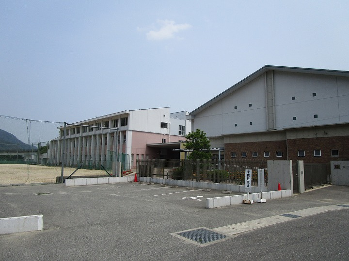 【中学校】河内中学校まで1745ｍ