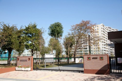 【小学校】草加市立栄小学校まで378ｍ