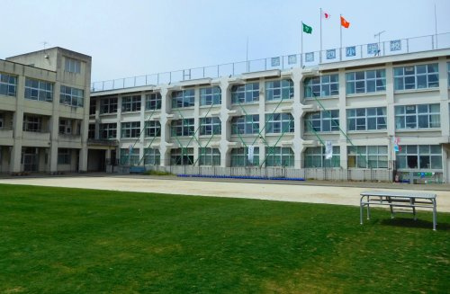 【小学校】瑞穂町立瑞穂第四小学校まで320ｍ