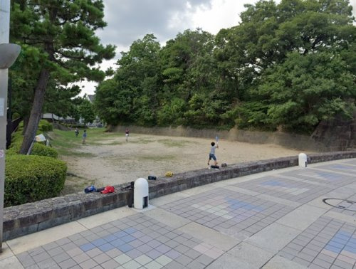 【公園】有岡城跡公園まで443ｍ