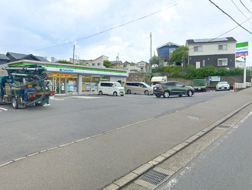 【コンビニエンスストア】ファミリーマート藤沢下土棚店まで960ｍ