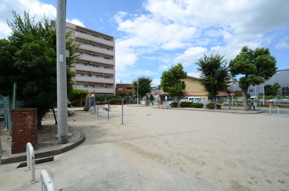 【公園】旭町公園まで805ｍ