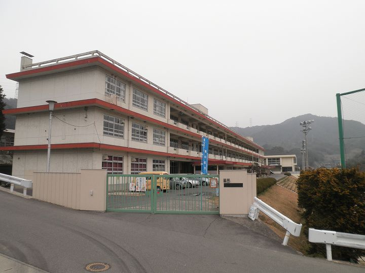 【中学校】清和中学校まで8461ｍ