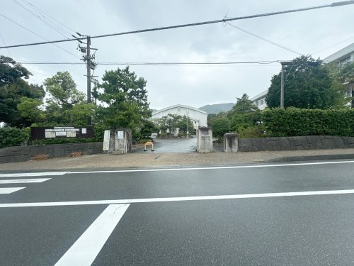 【中学校】静岡市立由比中学校まで568ｍ