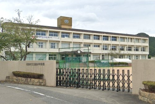 【中学校】姫路市立鹿谷中学校まで2180ｍ