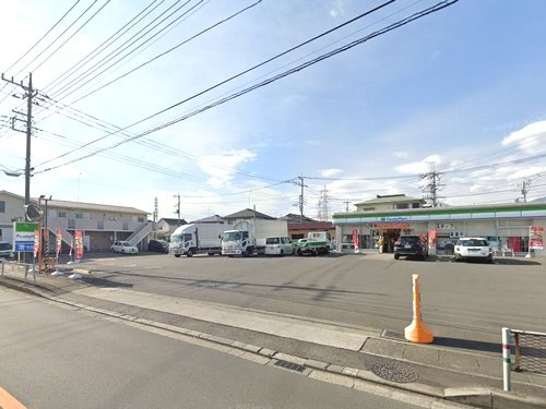 【コンビニエンスストア】ファミリーマート伊勢原下落合店まで706ｍ