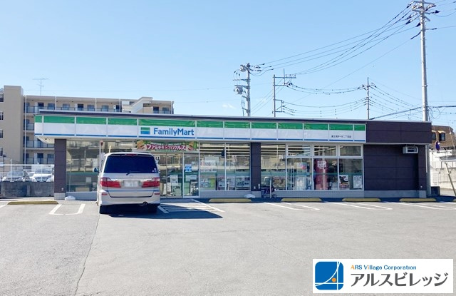 【コンビニエンスストア】ファミリーマート　富士見針ヶ谷2丁目店まで725ｍ